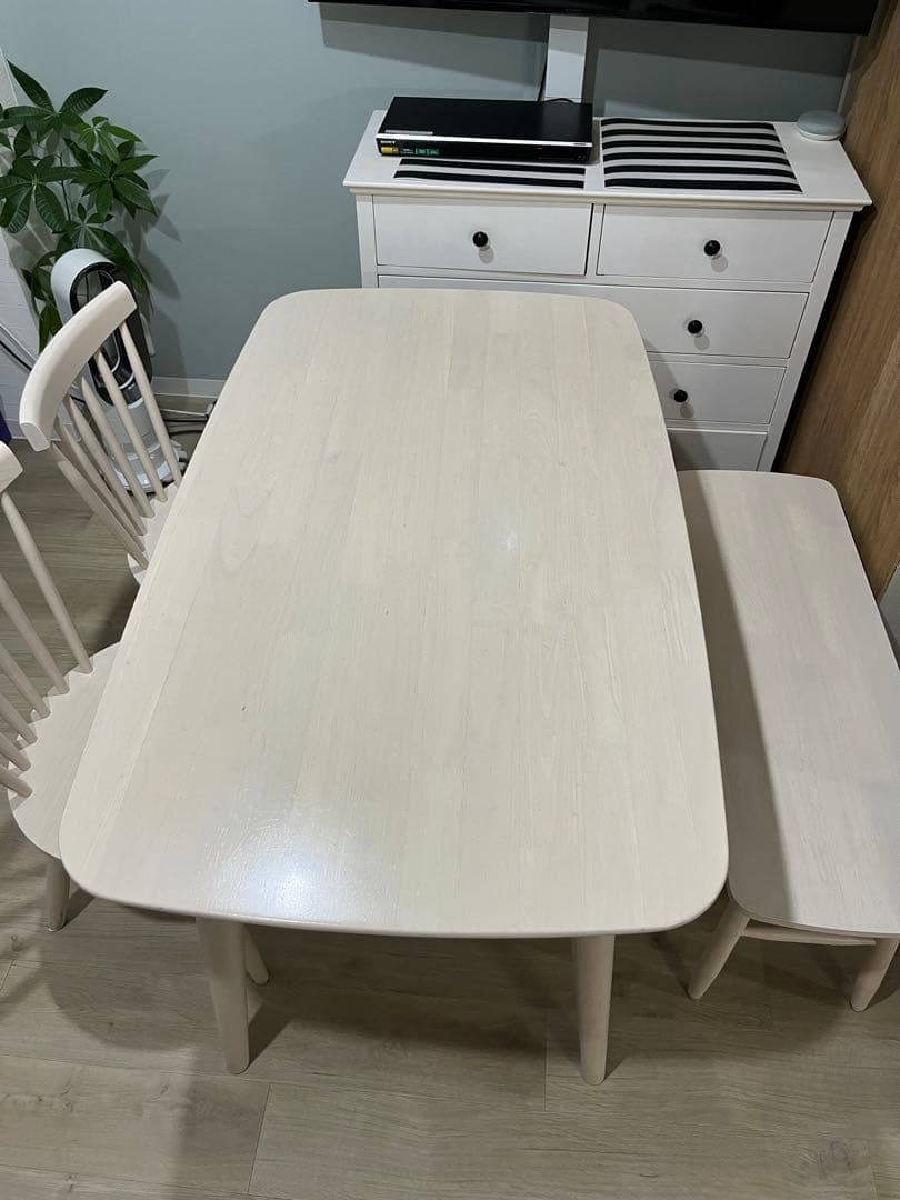 ニトリダイニングテーブルセット　ホワイト木製