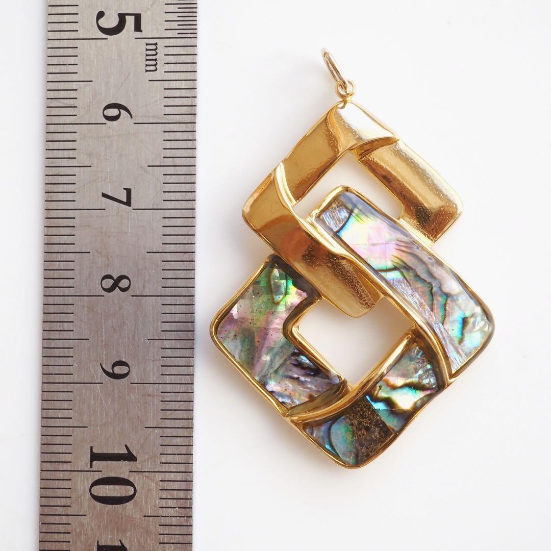 【Noel】天然アバロンシェルのデザインネックレストップ