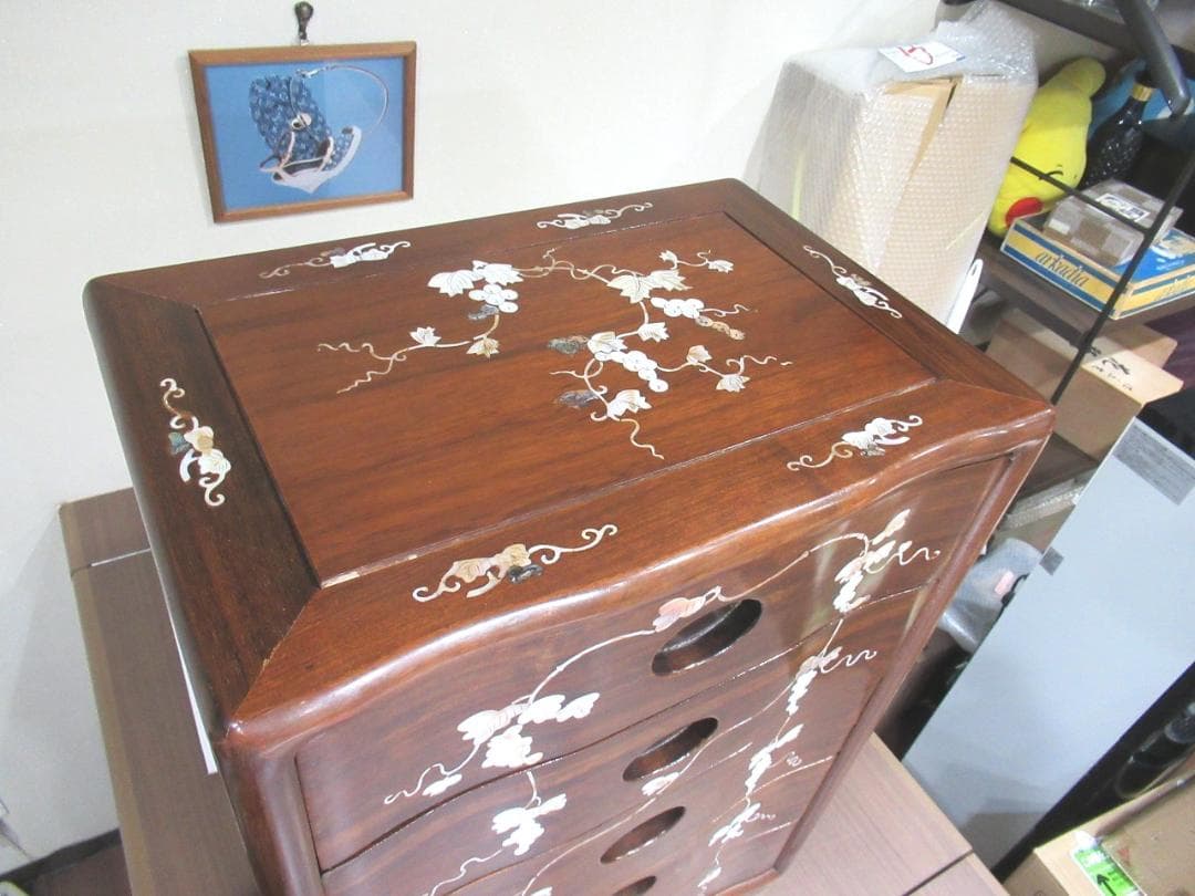 螺鈿家具 　螺鈿細工　 唐木 　花梨 　葡萄柄 　５段　引き出し小箪笥　収納棚