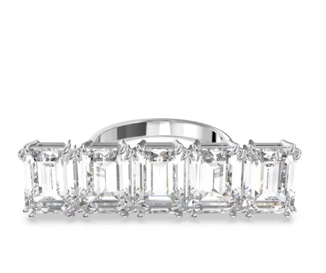 スワロフスキー　エメラルドカット5連リング