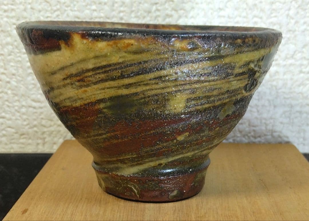 人間国宝 金城次郎 ぐい呑(魚紋ぐい呑）栞 共箱 壺屋焼 壷屋焼 やちむん 美品