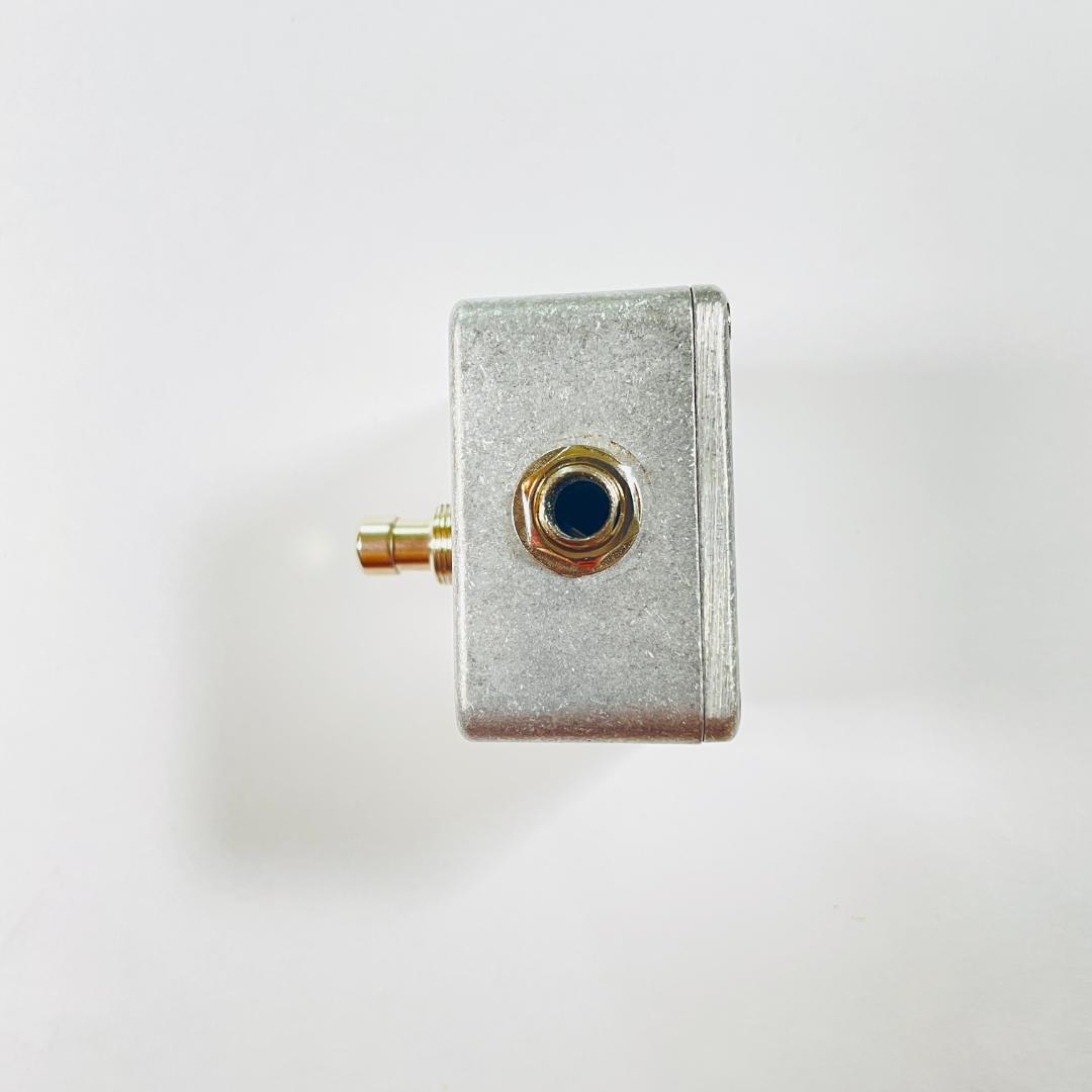 【超小型】アンラッチ（モーメンタリー）ミニフットスイッチ