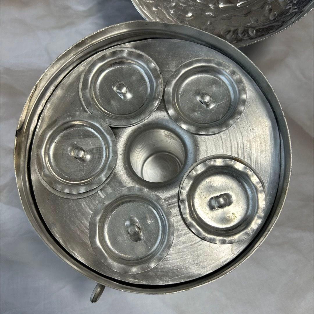 アルミ製茶釜 花柄彫刻