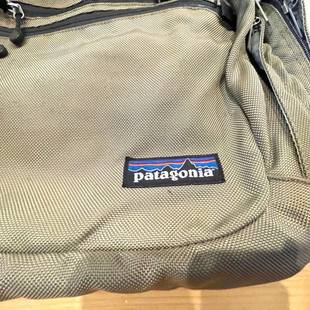 レア　廃盤品　patagonia パタゴニア　旅行用バッグ オリーブグリーン