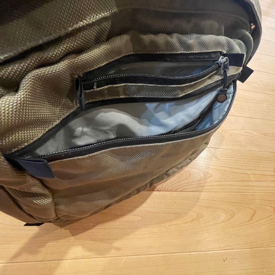 レア　廃盤品　patagonia パタゴニア　旅行用バッグ オリーブグリーン