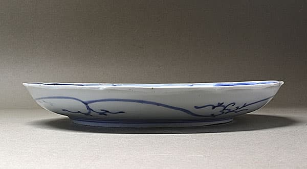 古伊万里染付 水草鮎文 輪花六寸皿