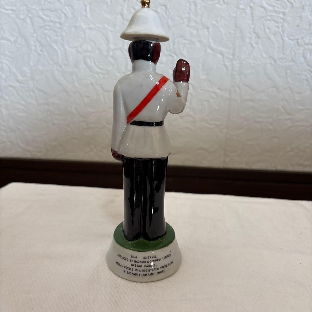 Kensington  陶器人形