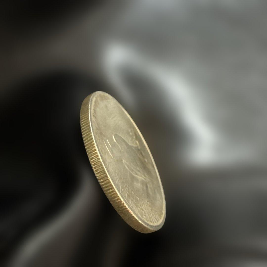 アメリカ　ピースダラー1ドル銀貨　1922年未流通に近い　本物保証