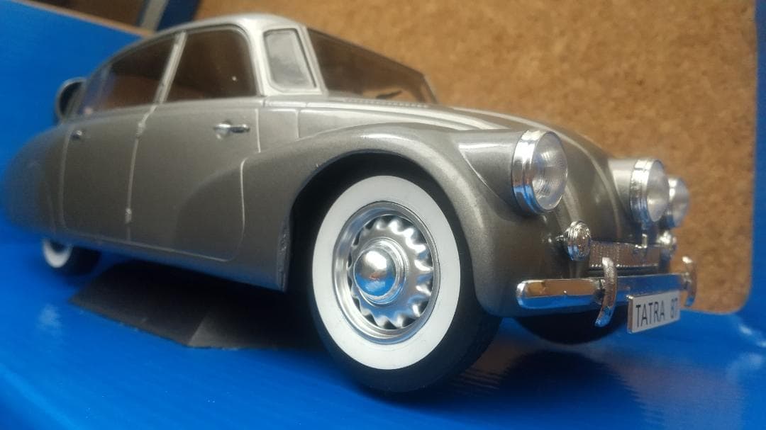 MODEL CAR GROUP 1:18 TATRA87 ミニカー