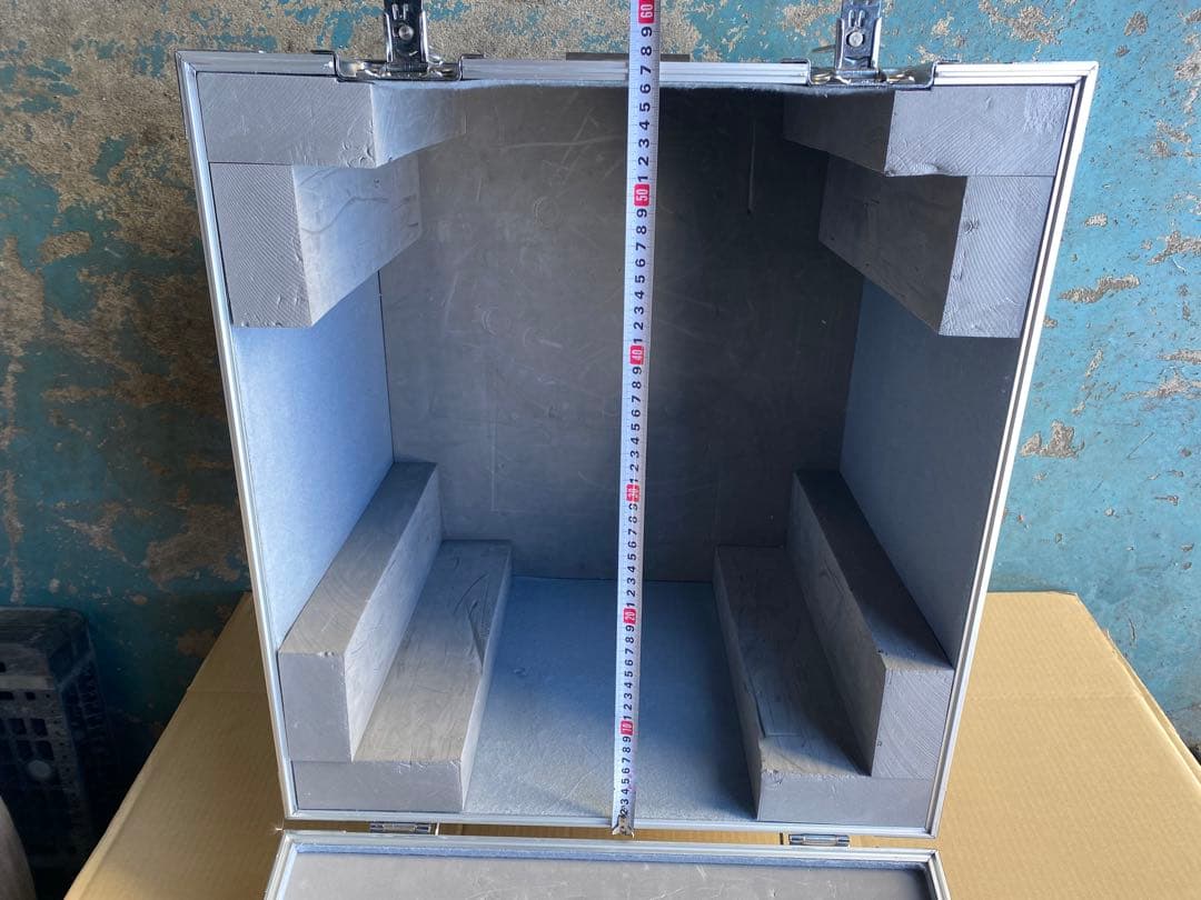 希少 大型ジュラルミンケース キャスター、極厚ウレタン付き