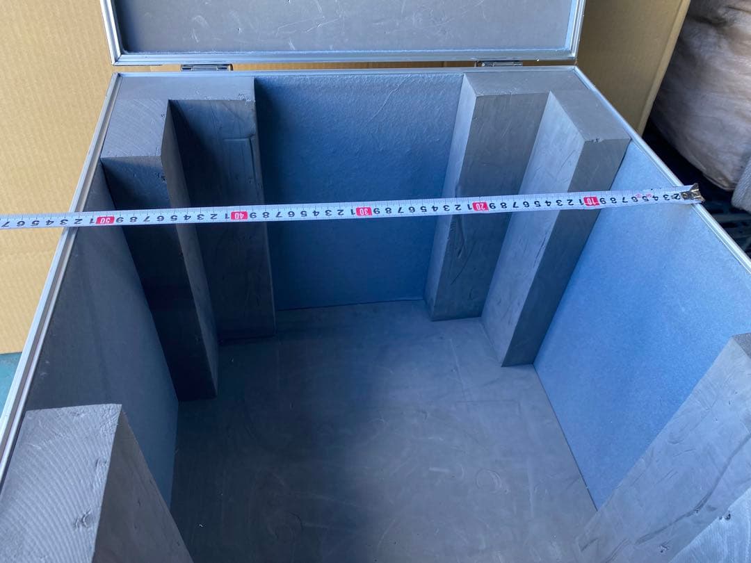 希少 大型ジュラルミンケース キャスター、極厚ウレタン付き