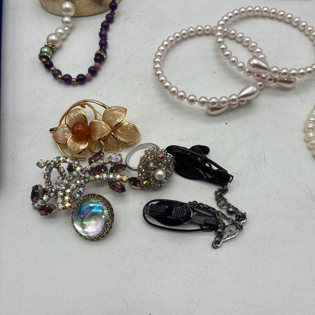 L*e様 アクセサリー　まとめ　ジュエリーBOX ネックレス　ブローチ　指輪