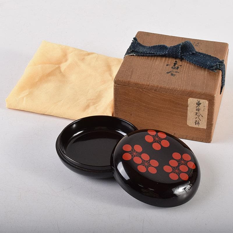 茶道具　塗師　中村宗哲作　織部好　梅鉢香合　松尾流不染斎極め箱　D　R8515