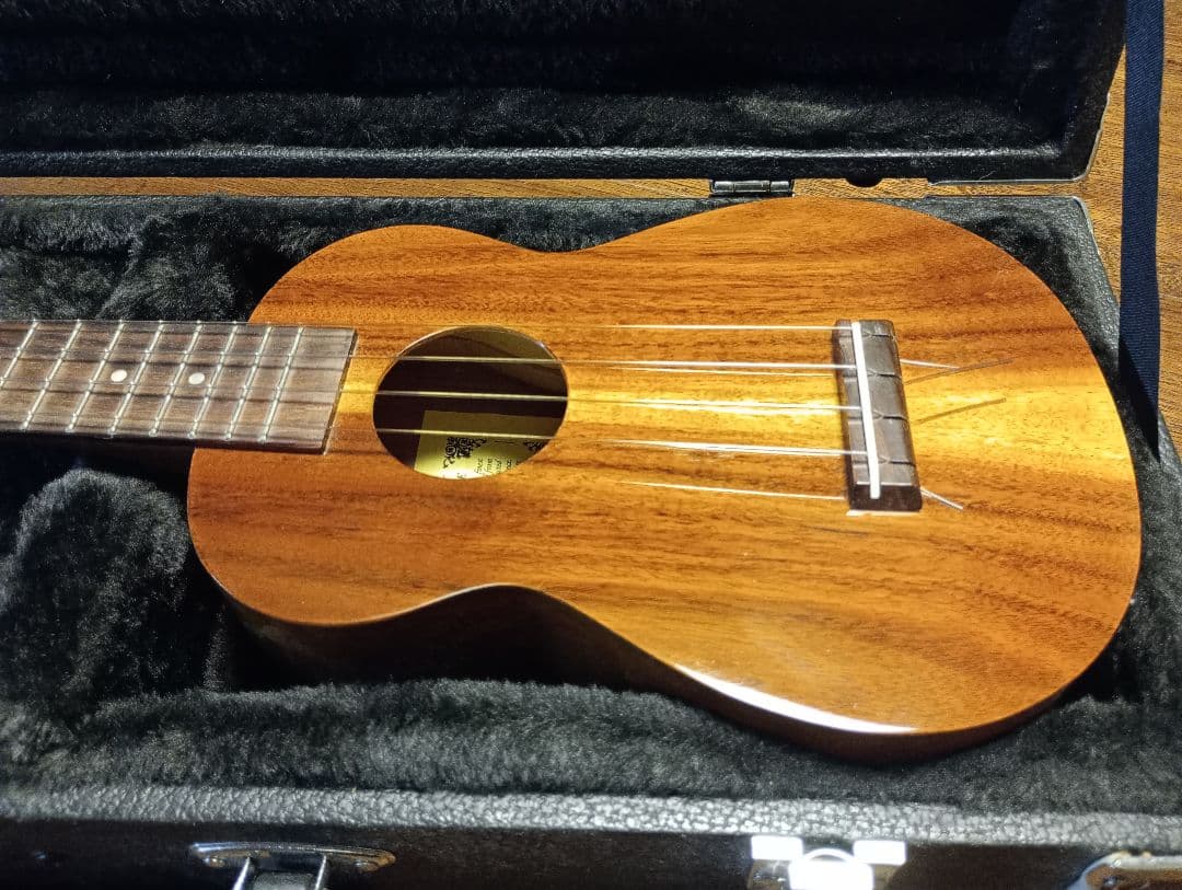 ハイクオリティーukulele☆UK-2500(ケース付き）