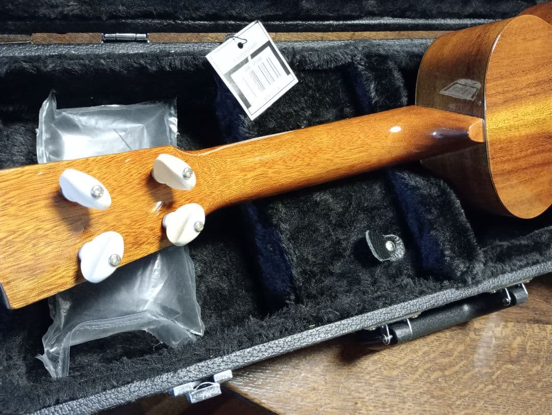 ハイクオリティーukulele☆UK-2500(ケース付き）