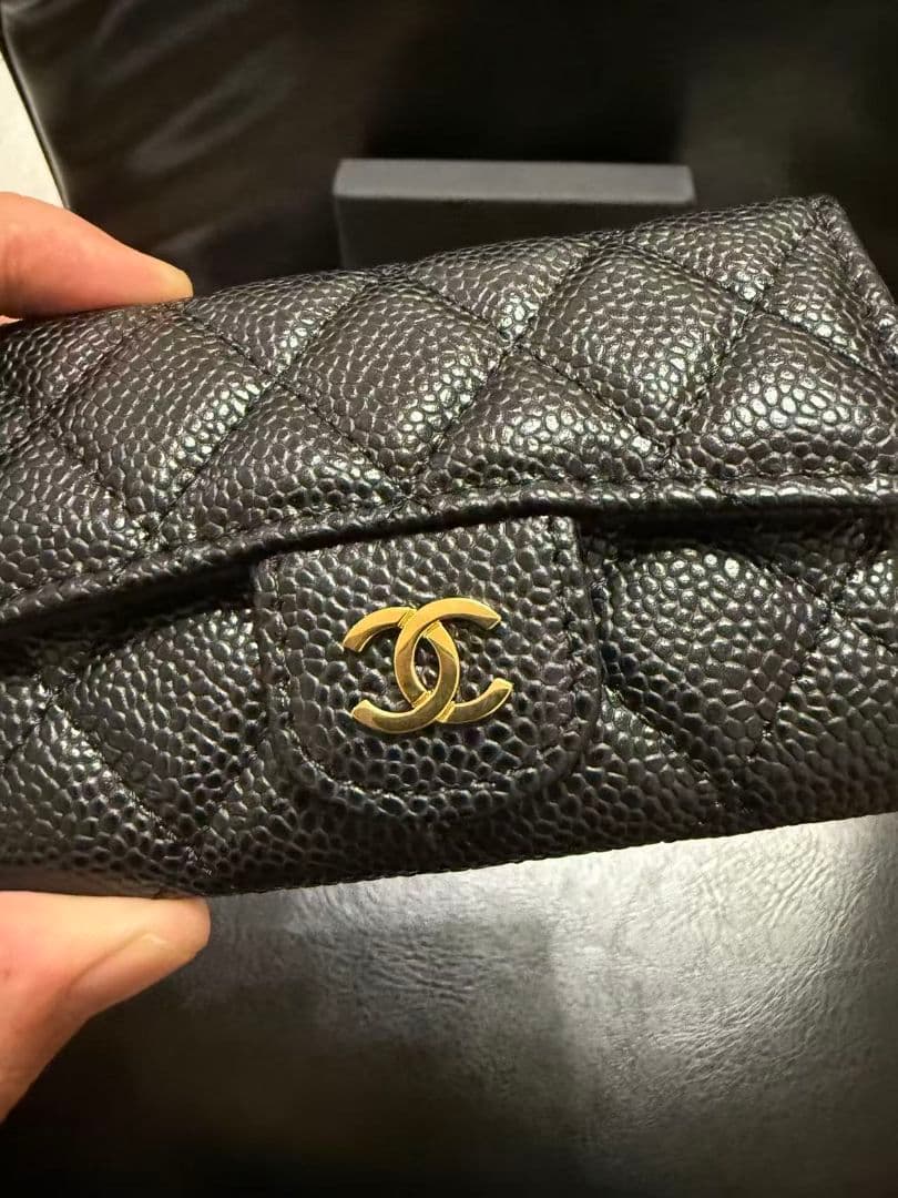 CHANEL 二つ折り財布 ブラック レザー 新品同様