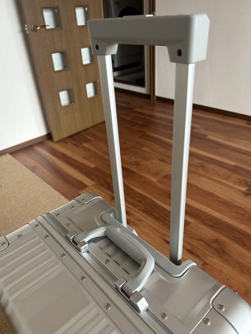 メルセデスベンツ　オリジナル　アルミ キャリーケース　スーツケース　65L