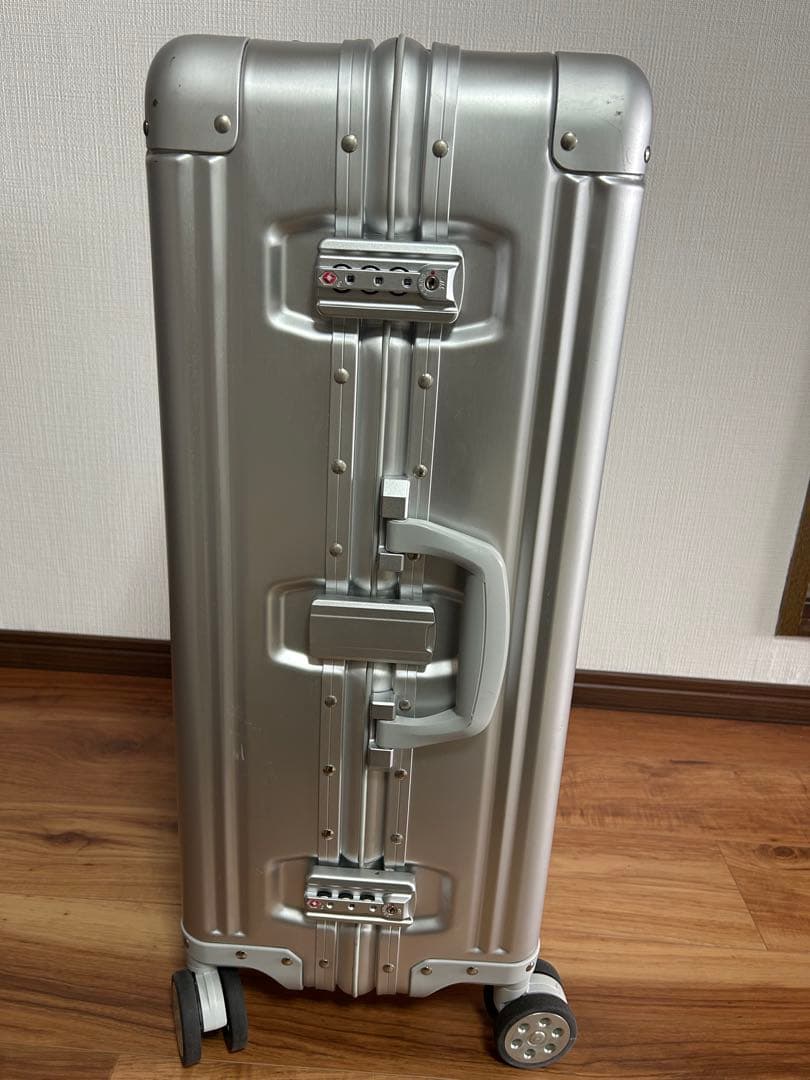 メルセデスベンツ　オリジナル　アルミ キャリーケース　スーツケース　65L