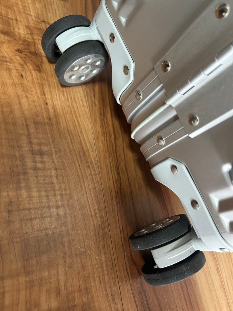 メルセデスベンツ　オリジナル　アルミ キャリーケース　スーツケース　65L