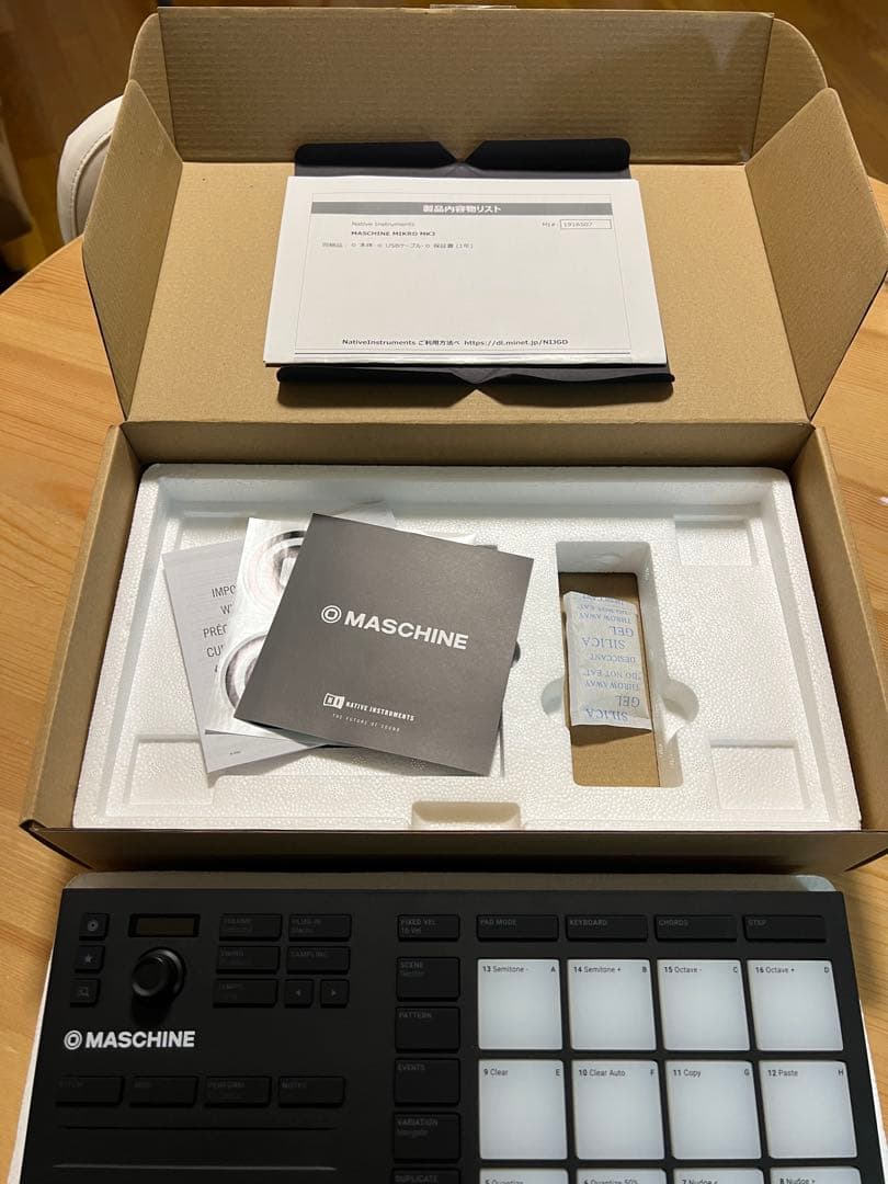 MASCHINE MIKRO MK3 ライセンス有り