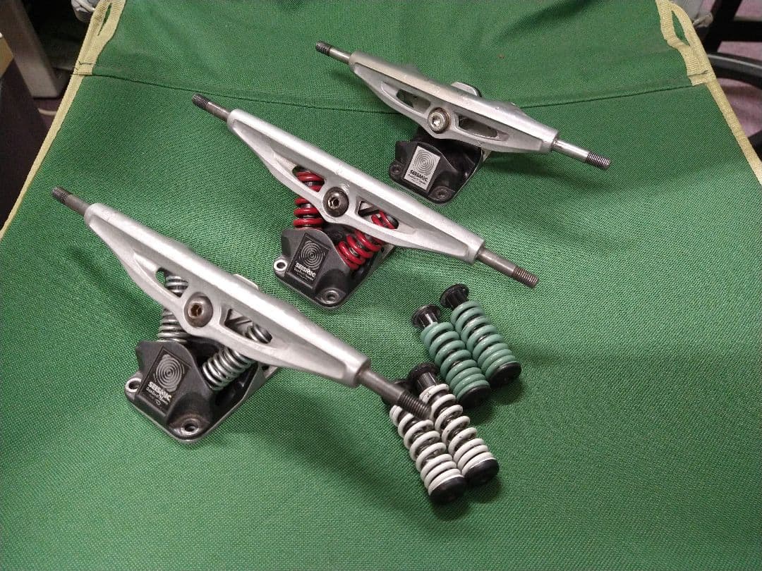 スケートボード hinatasakuhana