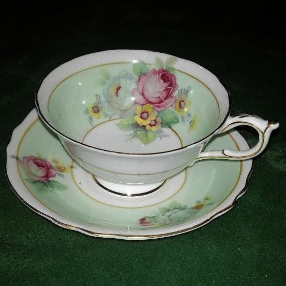 パラゴン ホワイト＆ペールグリーン カップ＆ソーサー ハマースレイ