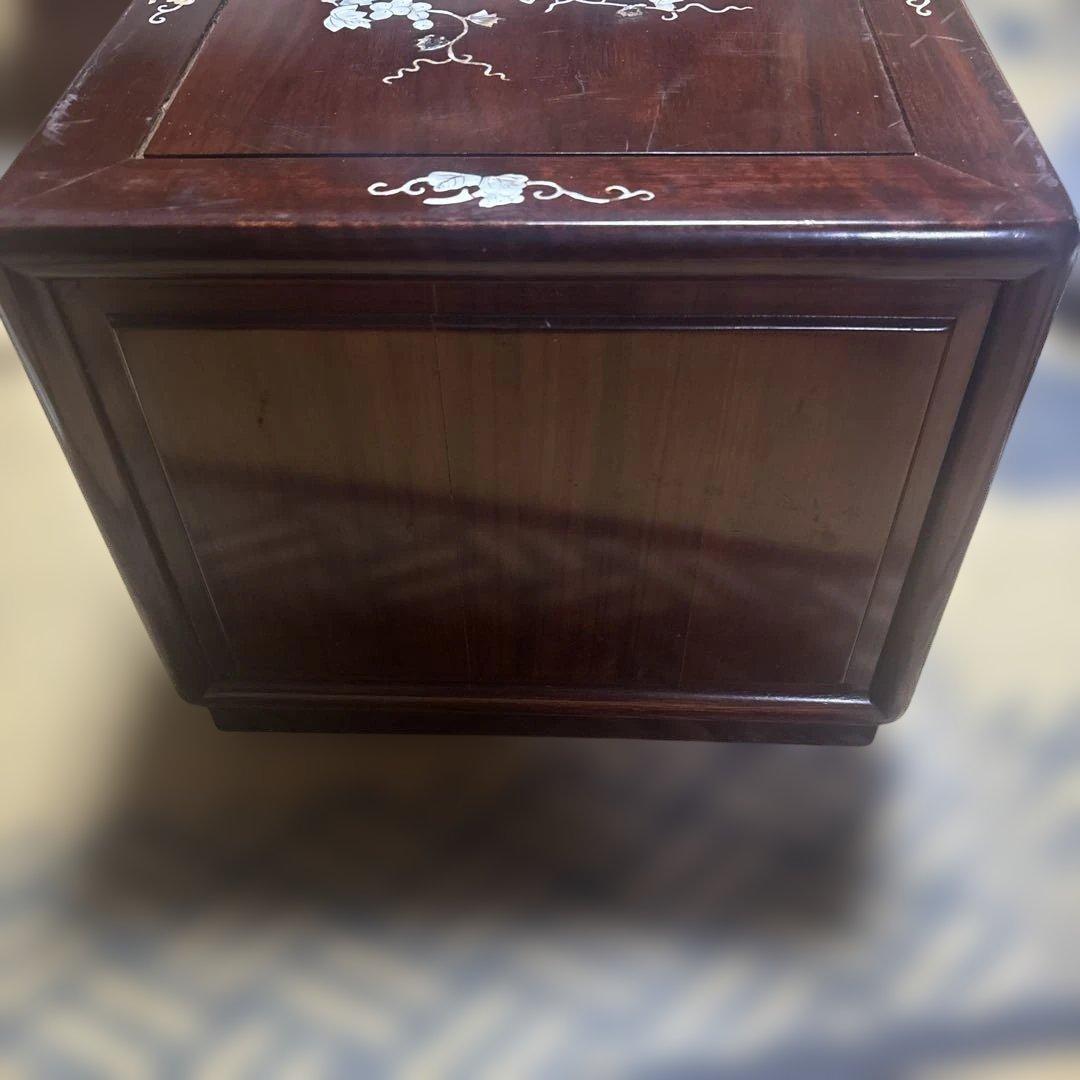 高級銘木 唐木 花梨無垢 螺鈿細工 木製3段小引き出し 箪笥 葡萄装飾 ②