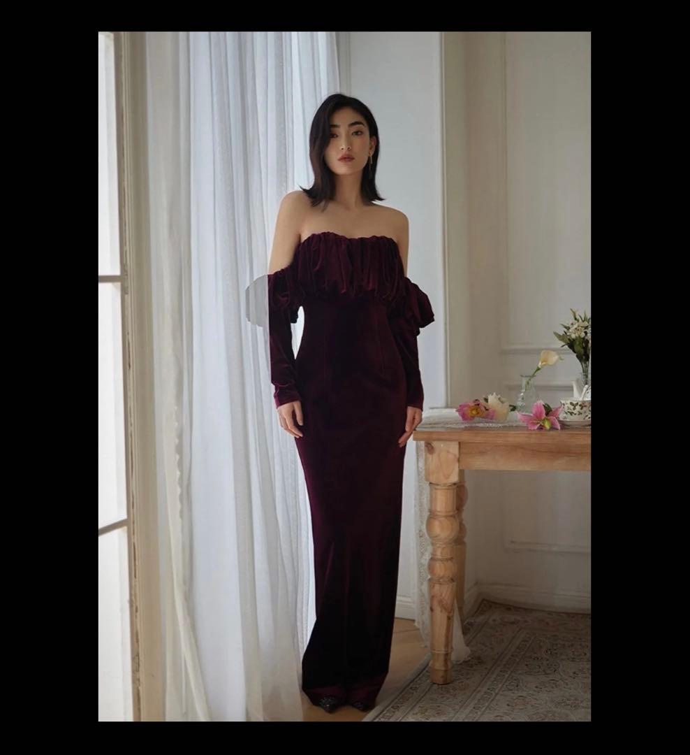 バーガンディ オフショルダーベルベットドレス