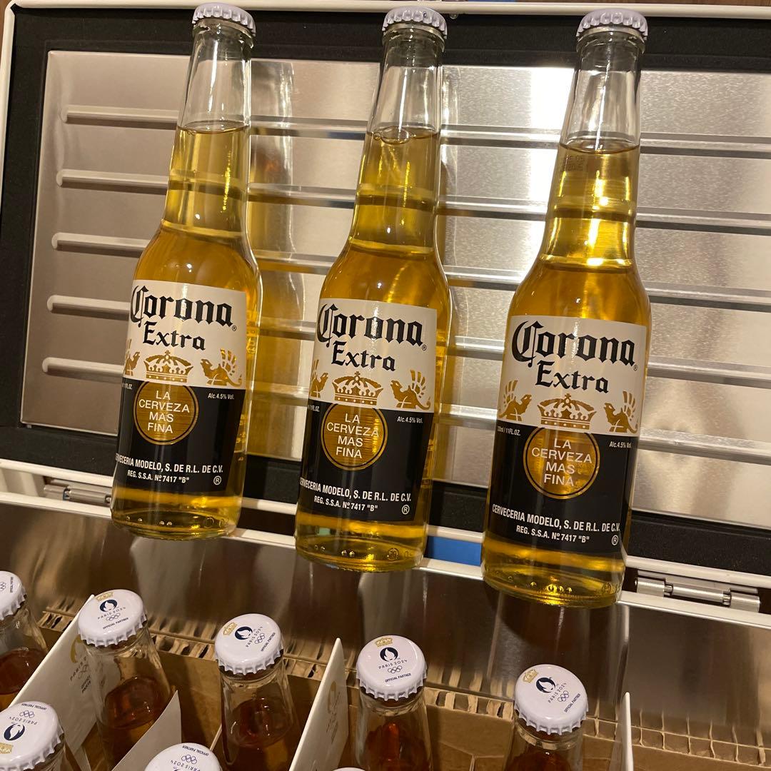 コロナエキストラ　瓶３３０ｍｌ×１８本入２０Ｌ限定デザインクーラーボックス付き