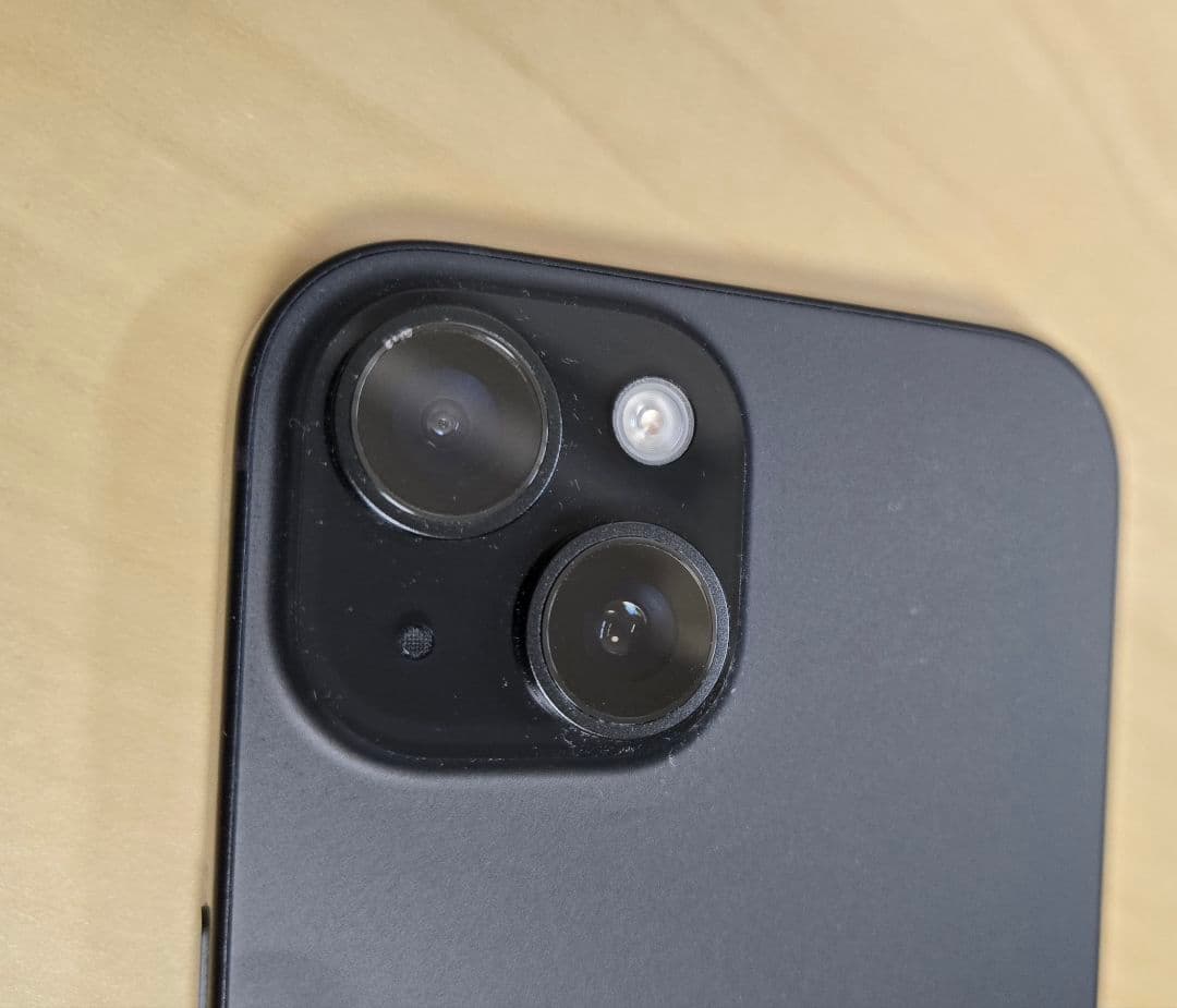 Apple iPhone 15 ブラック 256GB【中古品】