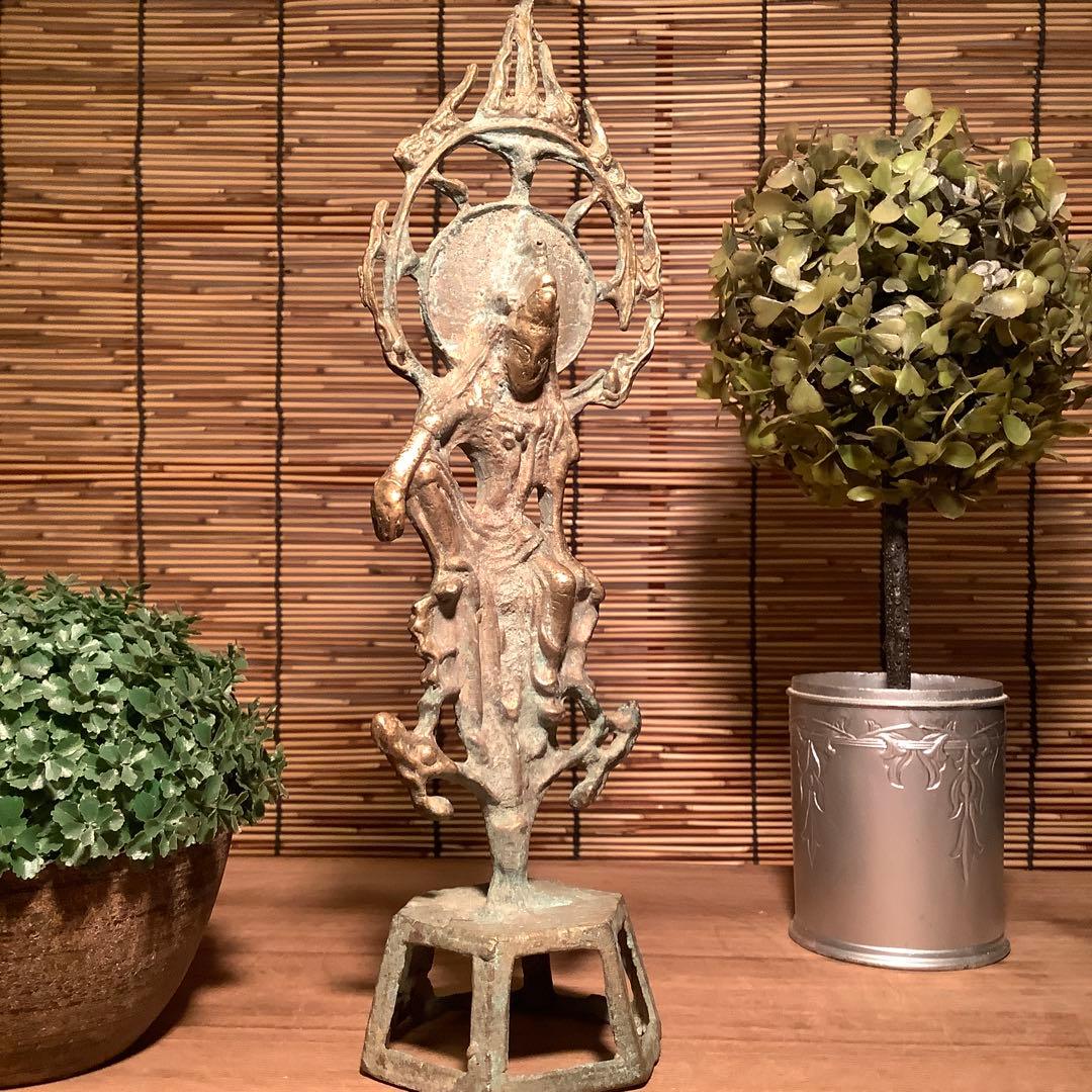 中国・大唐期「秘仏・観自在菩薩坐像」唐王朝・中国大唐国・六角座・￼￼鍍金青銅