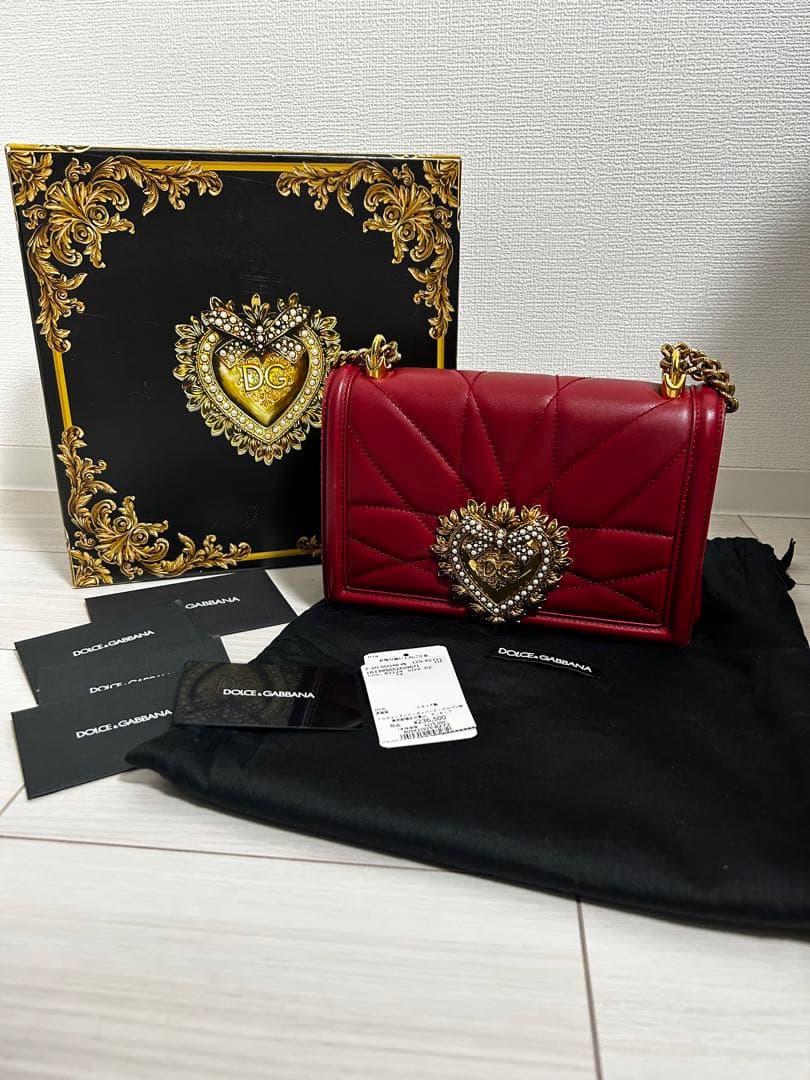 ドルチェ＆ガッバーナ 赤 キルティング ショルダーバッグ