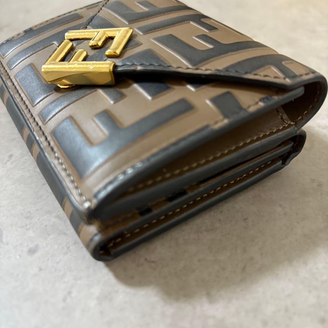 FENDI 三つ折り 財布 FF ダイヤモンド ズッカ