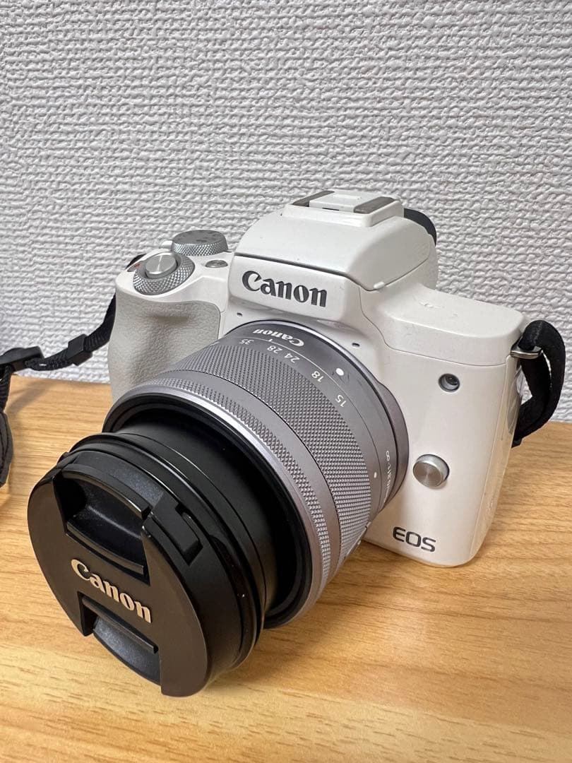 Canon EOS Kiss M ホワイト 15-45mmレンズ付きミニチュア付