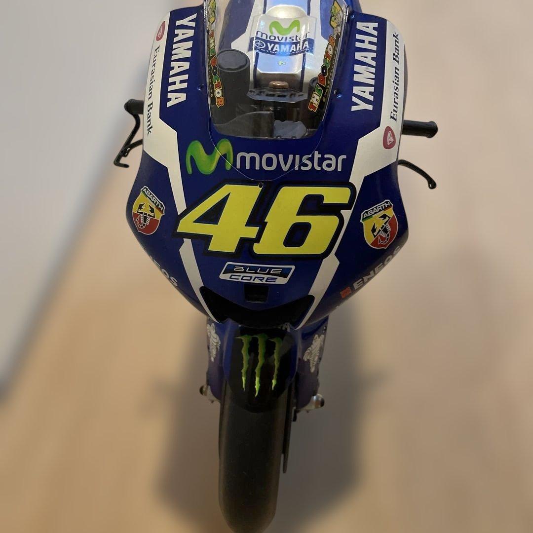 ディアゴスティーニ　YAMAHAYZR-M1 1/4 バレンティーノロッシ完成品