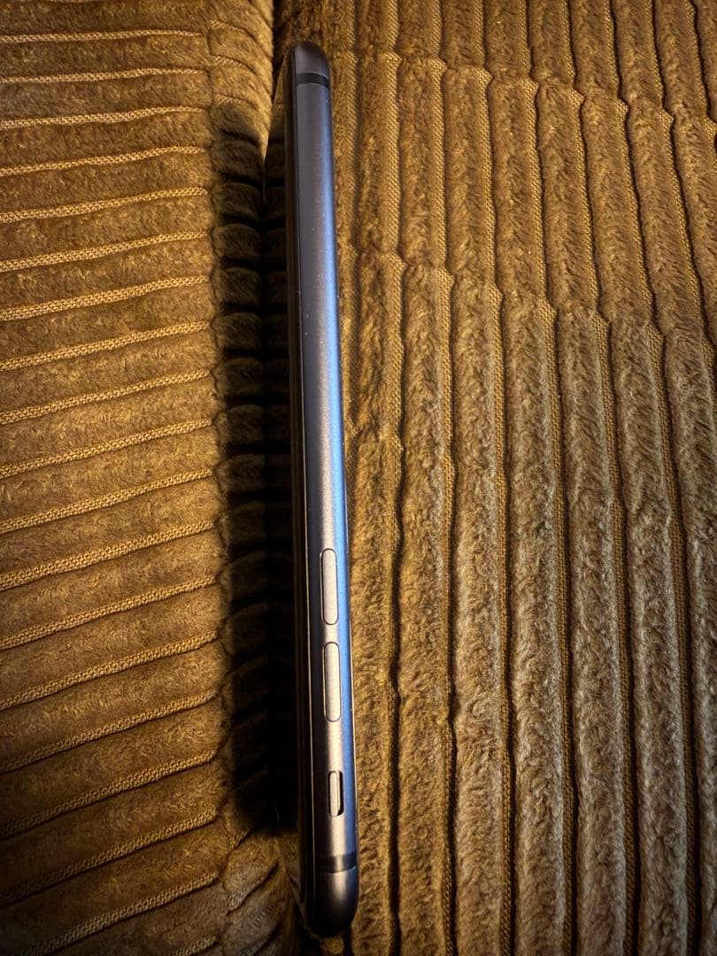 Apple iPhone 8 スペースグレー 64gb