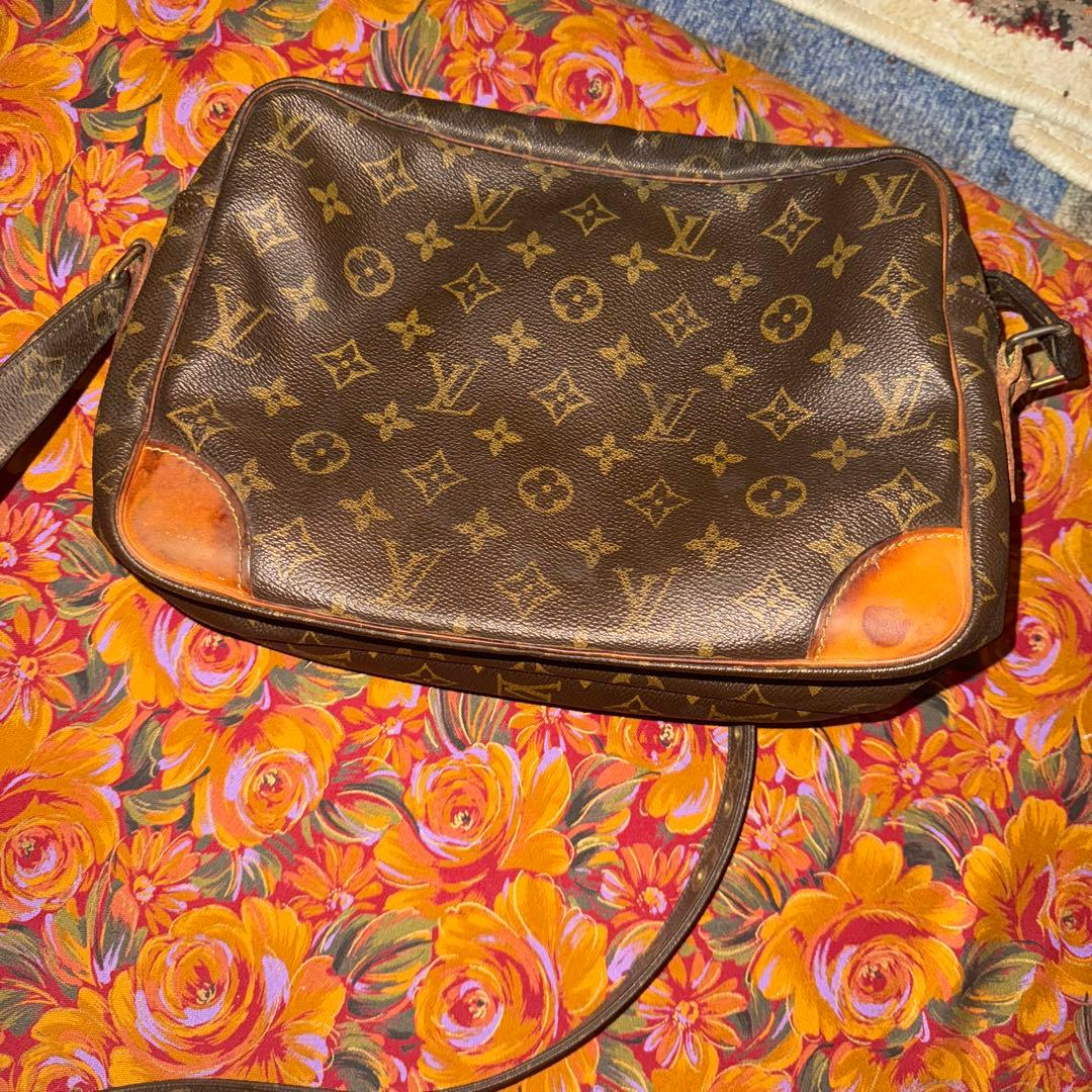 Louis Vuitton モノグラムショルダーバッグ