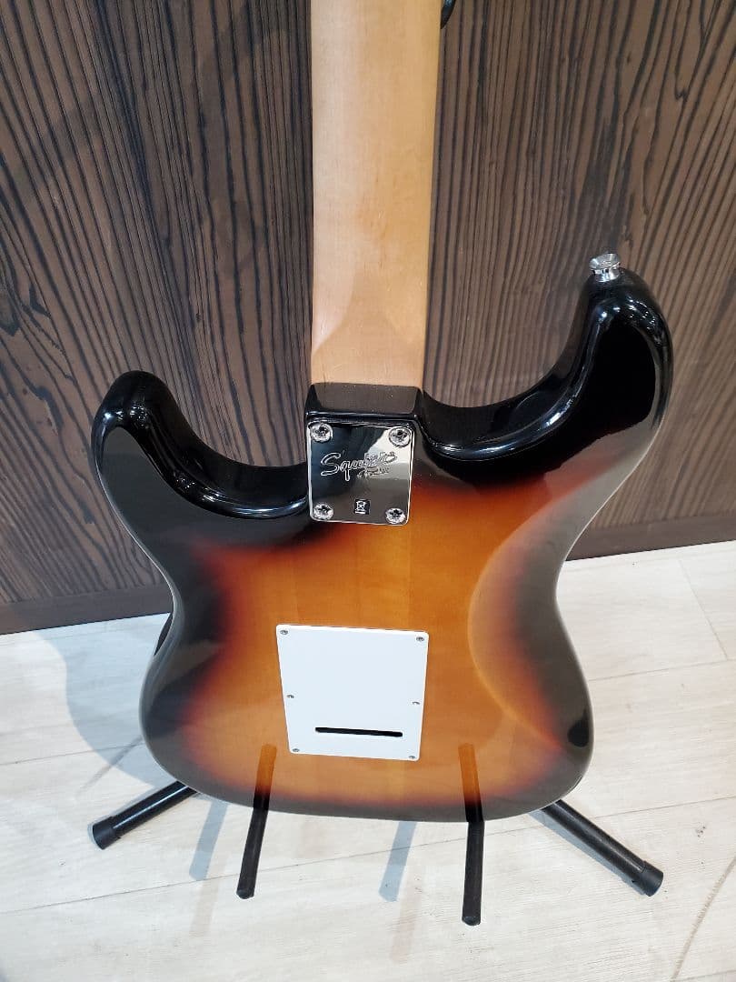 く*る様 Squier ギター
