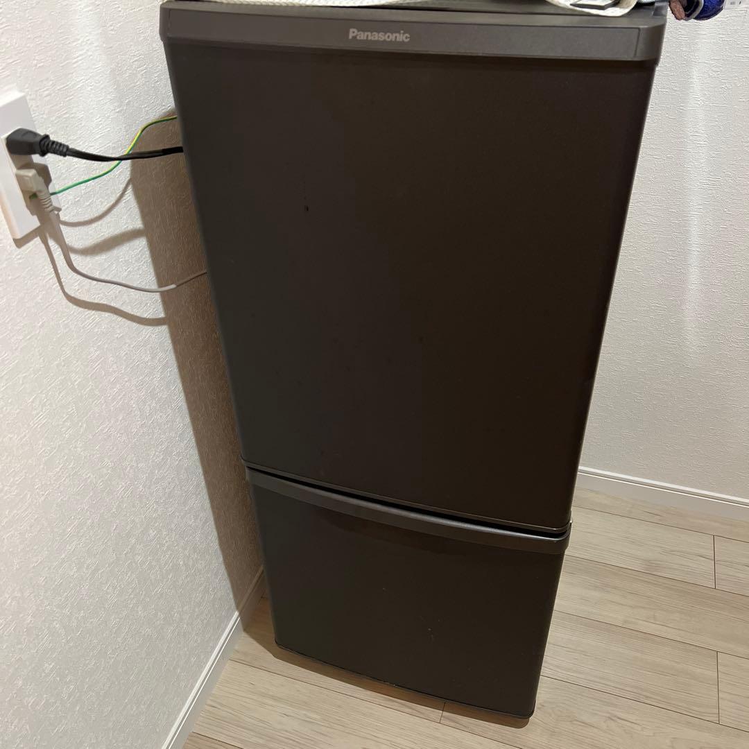 送料込み【10/4発送】138L Panasonic冷蔵庫NR-B14CW-T