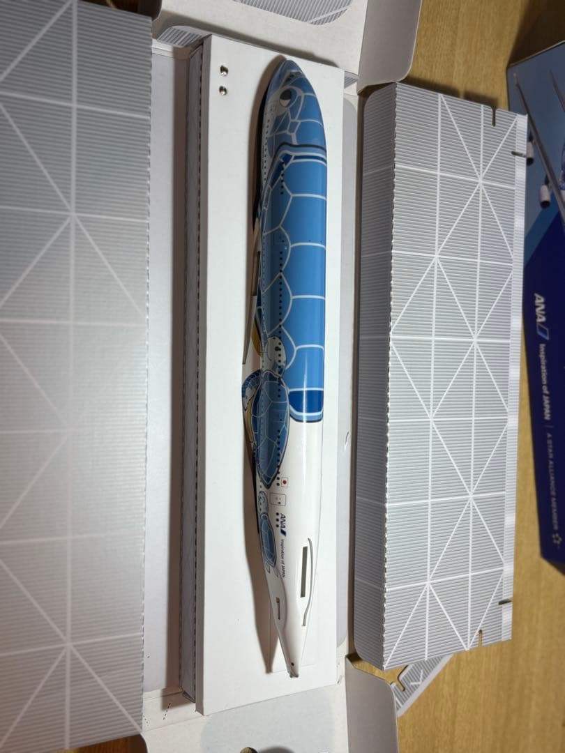 ANA A380モデル 1/200 スタンド付き