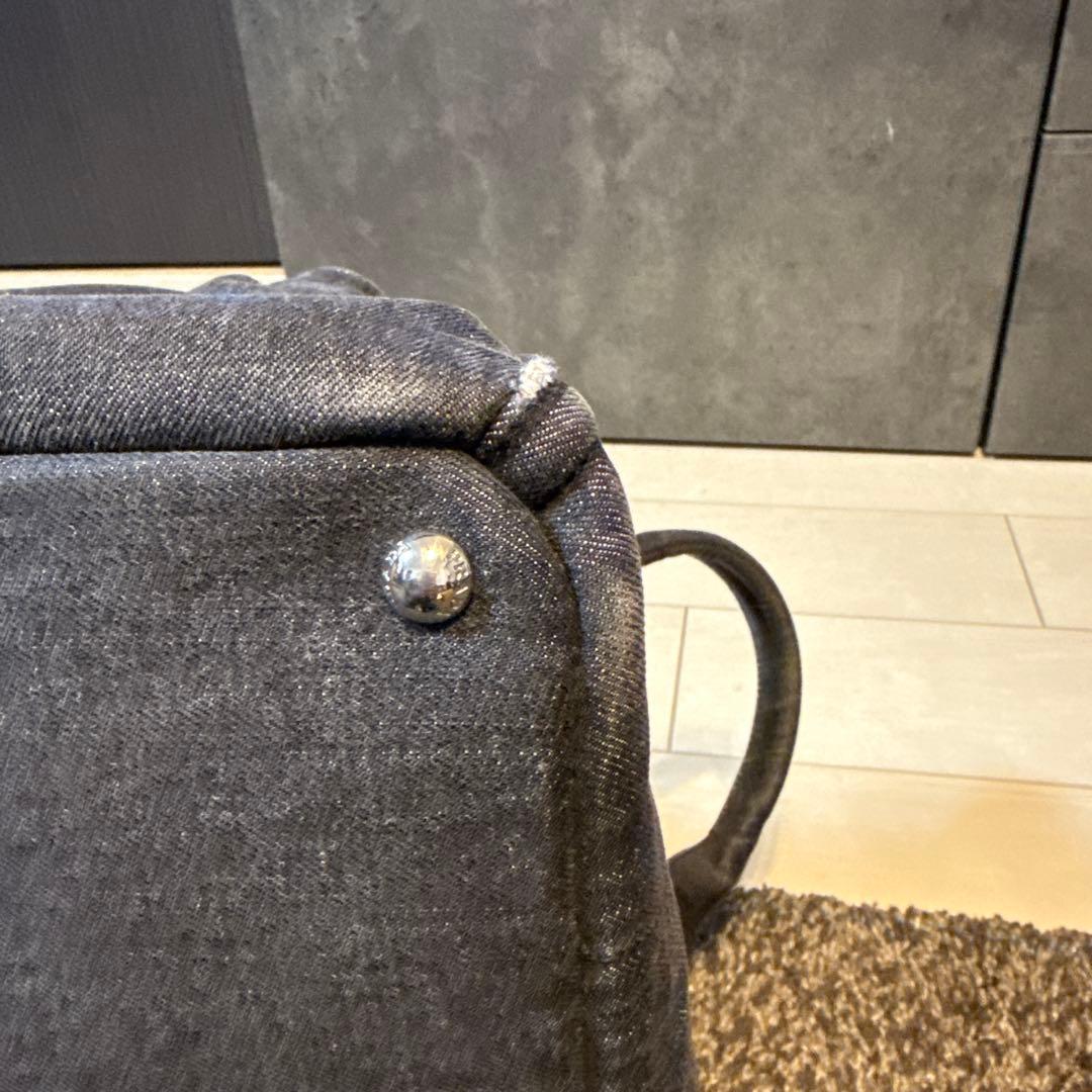 PRADA スタッズ付きデニムハンドバッグ　カナパ