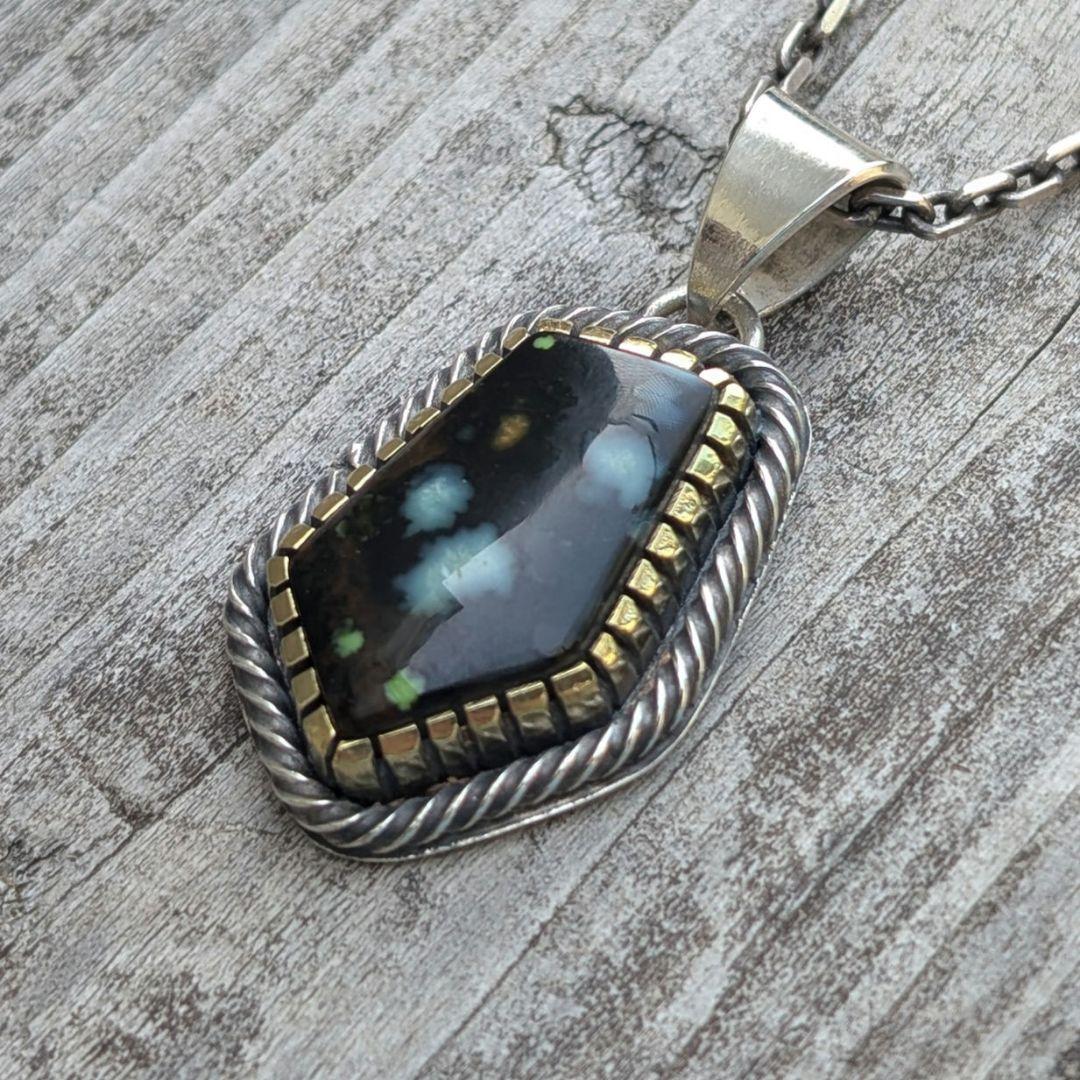 マッツン　ハンドメイドのターコイズトップ　インディアンジュエリー風