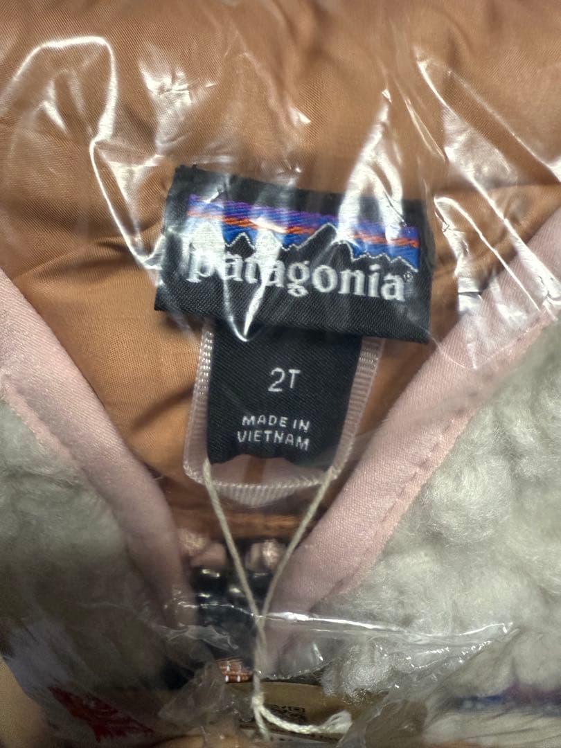 patagonia フリースベスト 2T クリーム/ピンク