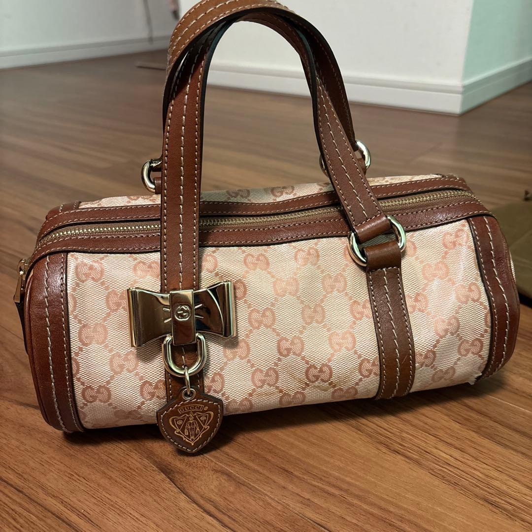 松木ホロみ　グッチ　GUCCI ミニボストンバッグ　ピンク　バッグ　リボン