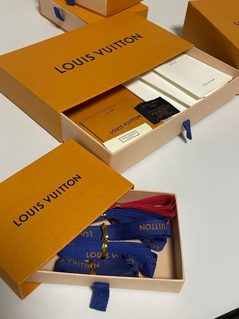 ヴィトン　LOUIS VUITTON 箱　ショッパー　袋　ラッピング