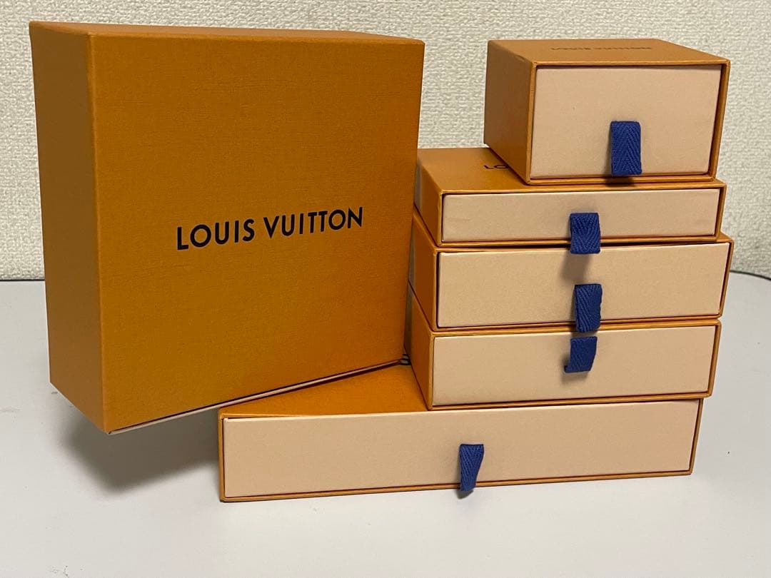 ヴィトン　LOUIS VUITTON 箱　ショッパー　袋　ラッピング