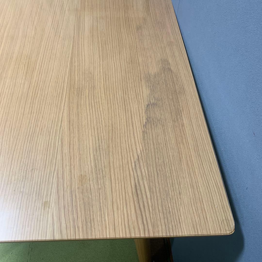 2023年製ニトリフィルン幅80㎝ダイニングテーブル　シミあり