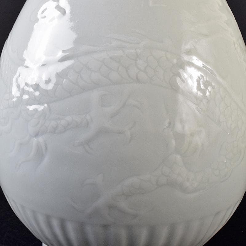 中国　影青　青白磁　陽刻　雲龍文　蒜口瓶　高さ約31㎝　M　R7918B