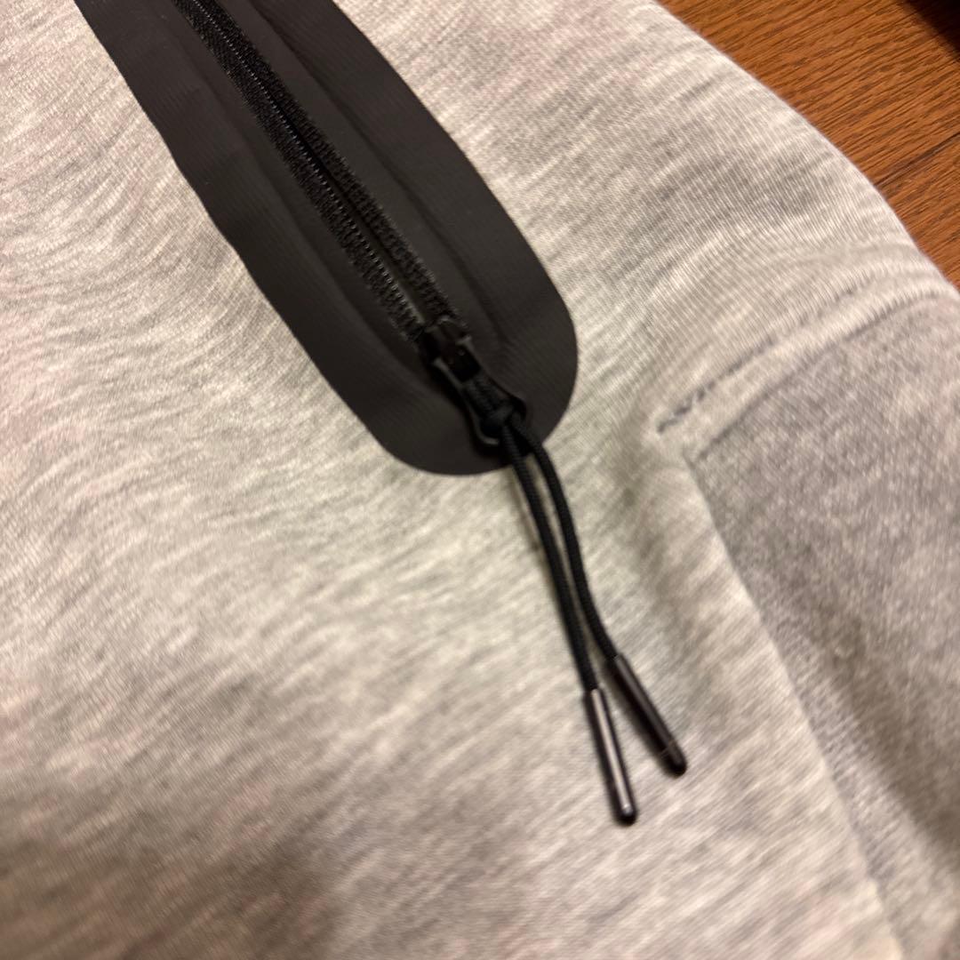 クロミちゃーんNike グレー パーカー NIKEテックパーカー