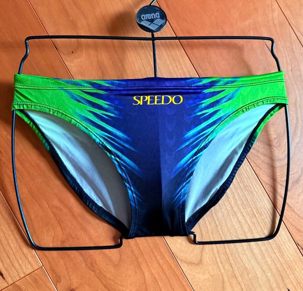 speedo アクアブレード ダイナカット ブルー　L　光沢　ウロコ　競パン